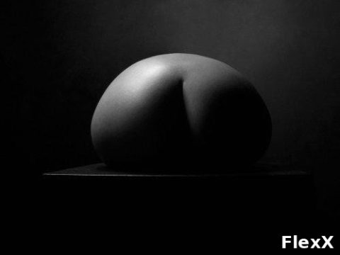 Nus artistiques en noir et blanc : érotisme et lumière photo par JulieX — Erotique