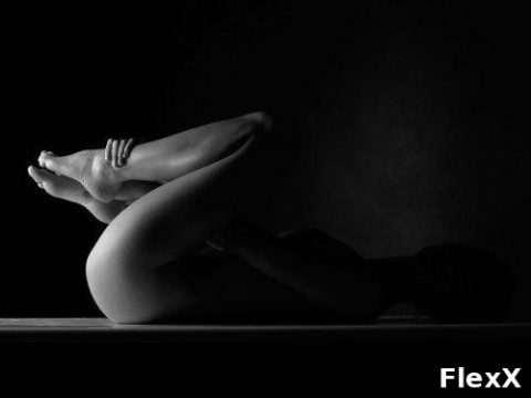 Nus artistiques en noir et blanc : érotisme et lumière photo par JulieX — Erotique