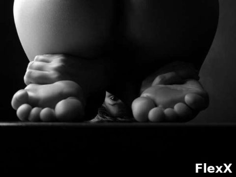 Nus artistiques en noir et blanc : érotisme et lumière photo par JulieX — Erotique