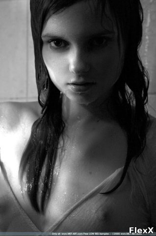 Nus artistiques en noir et blanc : érotisme et lumière photo 29 photo par JulieX — Erotique