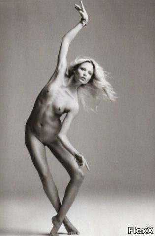 Nus artistiques en noir et blanc : érotisme et lumière photo 153 photo par JulieX — Erotique
