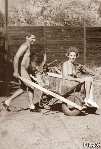 Naturist vintage photo par JulieX — Amateurs