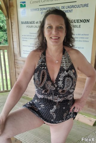 French Mature Exhib – MILF Française Exhibitionniste photo par SugarJade — Amateurs
