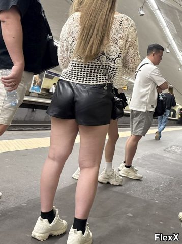 Culs moulés en shorts photo par Come — Amateurs