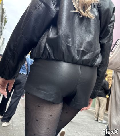 Culs moulés en shorts photo par Come — Amateurs