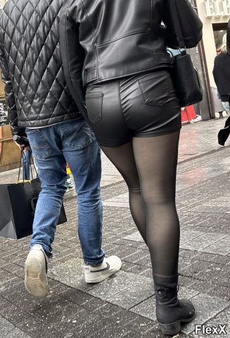Culs moulés en shorts photo par Come — Amateurs