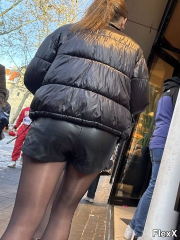 Culs moulés en shorts photo par Come — Amateurs