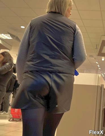 Culs moulés en shorts photo par Come — Amateurs
