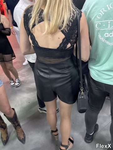 Culs moulés en shorts photo par Come — Amateurs
