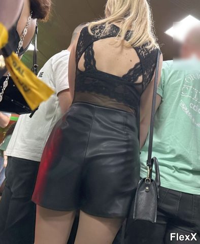 Culs moulés en shorts photo par Come — Amateurs