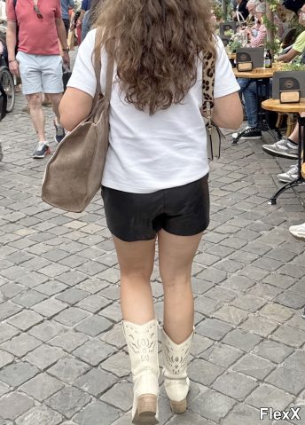 Culs moulés en shorts photo par Come — Amateurs