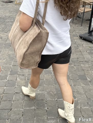 Culs moulés en shorts photo par Come — Amateurs
