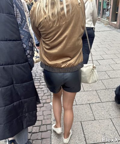 Culs moulés en shorts photo par Come — Amateurs
