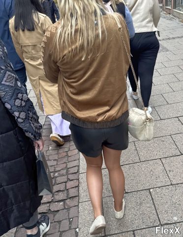 Culs moulés en shorts photo par Come — Amateurs