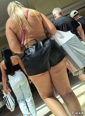 Culs moulés en shorts photo par Come — Amateurs