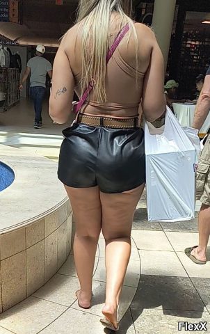 Culs moulés en shorts photo par Come — Amateurs