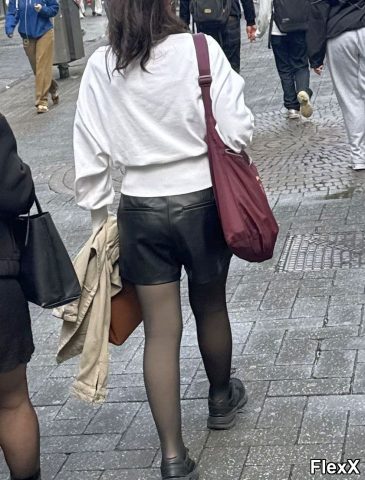 Culs moulés en shorts photo par Come — Amateurs