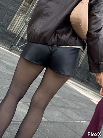 Culs moulés en shorts photo par Come — Amateurs