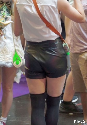 Culs moulés en shorts photo par Come — Amateurs