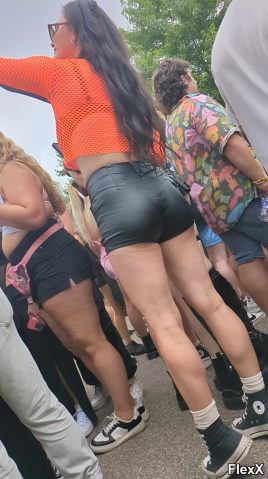 Culs moulés en shorts photo par Come — Amateurs