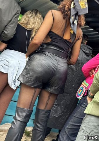 Culs moulés en shorts photo par Come — Amateurs