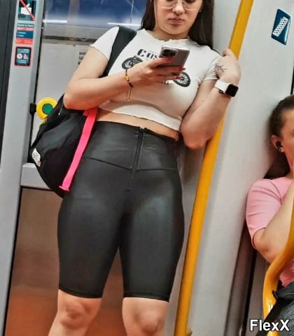 Culs moulés en shorts photo par Come — Amateurs