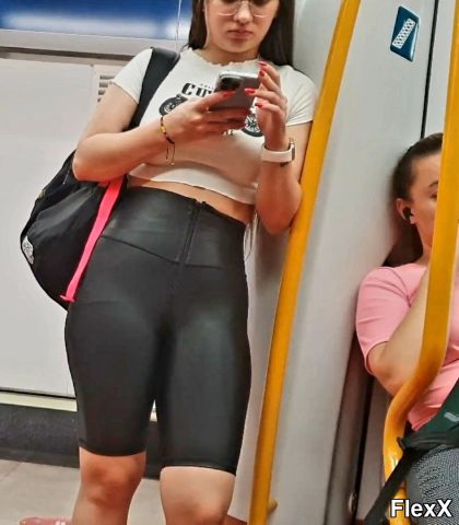 Culs moulés en shorts photo par Come — Amateurs