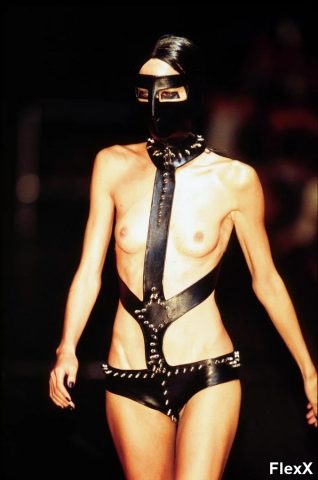 Art nu bizarre - bondage, torture, exhibition photo par RoccoFox — BDSM / Domination
