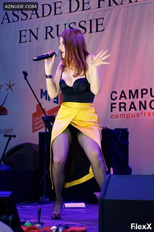 Elodie Frégé nue - chanteuse et actrice photo par Antoine — Célébrités