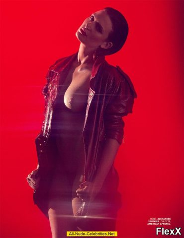 Elodie Frégé nue - chanteuse et actrice photo par Antoine — Célébrités