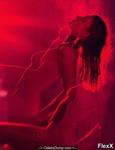 Elodie Frégé nue - chanteuse et actrice photo par Antoine — Célébrités