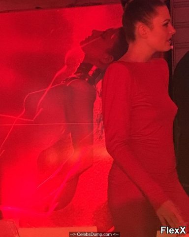 Elodie Frégé nue - chanteuse et actrice photo par Antoine — Célébrités