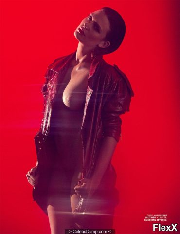 Elodie Frégé nue - chanteuse et actrice photo par Antoine — Célébrités