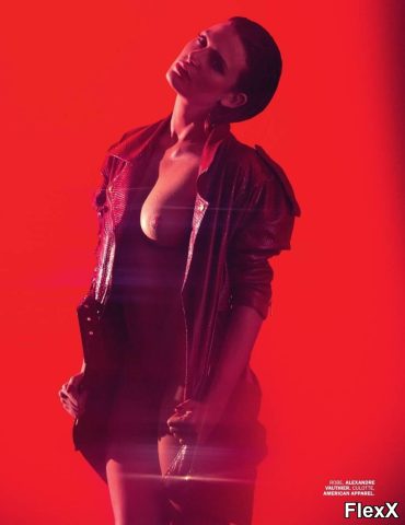 Elodie Frégé nue - chanteuse et actrice photo par Antoine — Célébrités