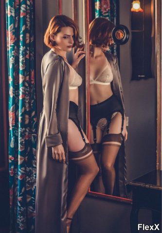 Elodie Frégé nue - chanteuse et actrice photo par Antoine — Célébrités
