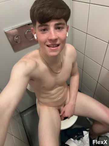 Mecs nus en selfie photo par DarkBruno — Amateurs