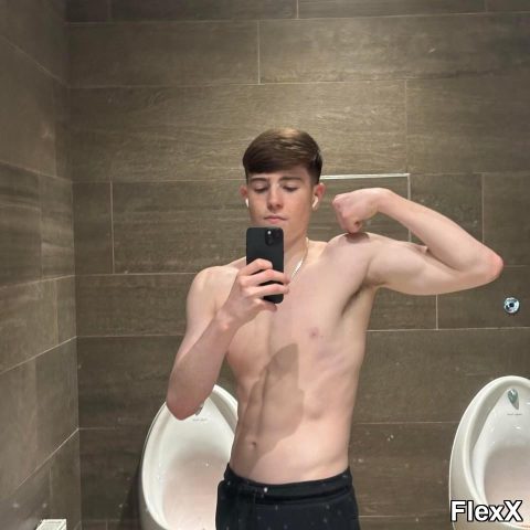 Mecs nus en selfie photo par DarkBruno — Amateurs