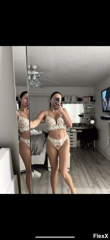 Voyeur AliExpress photo par AlphaNael — Amateurs