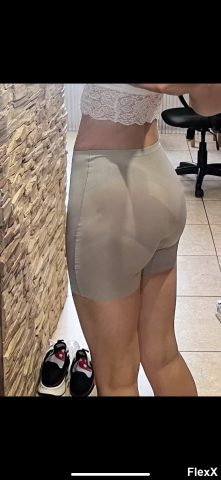 Voyeur AliExpress photo par AlphaNael — Amateurs