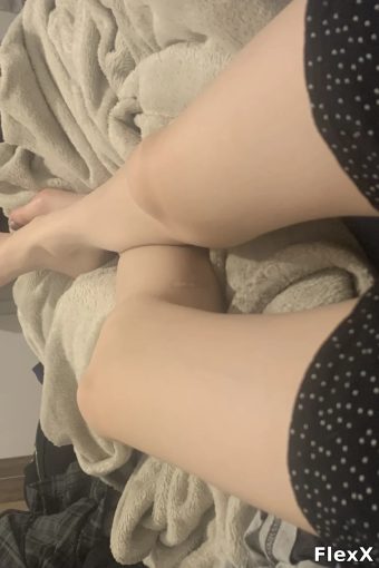 Hot_feet, escorte à Aix-en-Provence — 18 ans